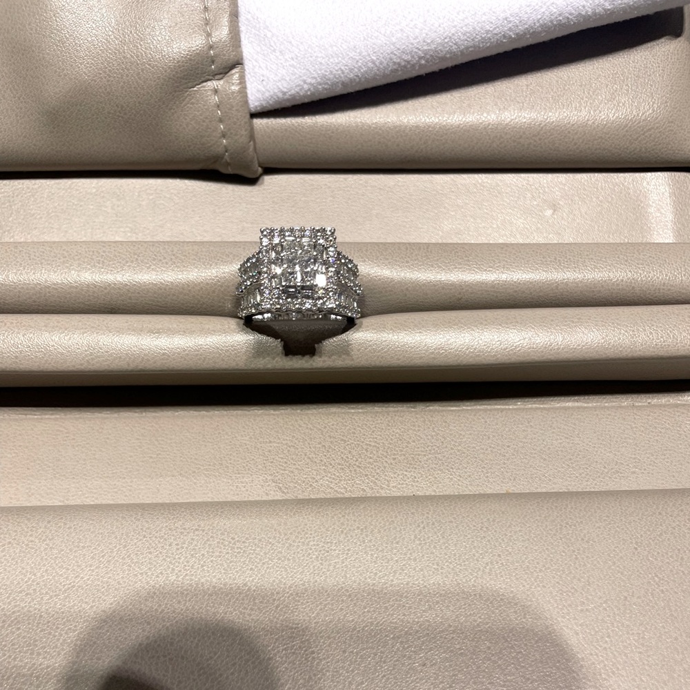 14K White Gold Ring Containing Approx. 96 Natural Diamonds